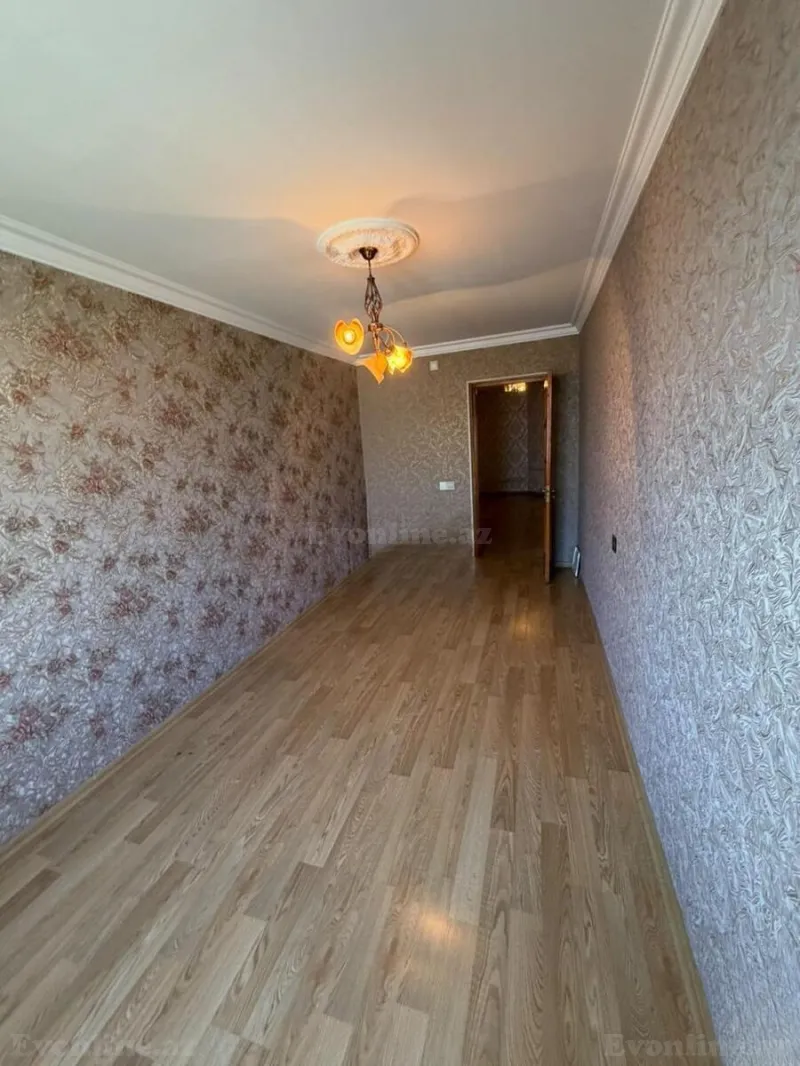 Satılır 3 otaqlı Mənzil Köhnə tikili 76 m² Bakı, Sabunçu r., Bakıxanov — Mənzil, Bakı (3)