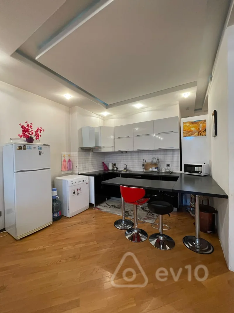 3 otaqlı mənzil, 140 m², 28 May küçəsi — kirayə — Mənzil, Bakı (4)
