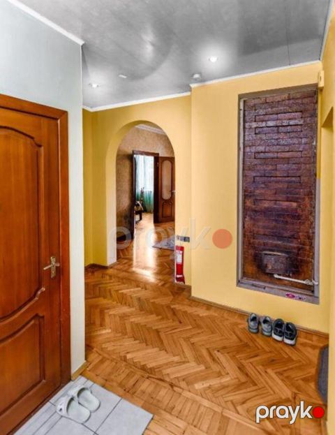 Satılır 3 otaqlı köhnə tikili 70 m² — Bakı