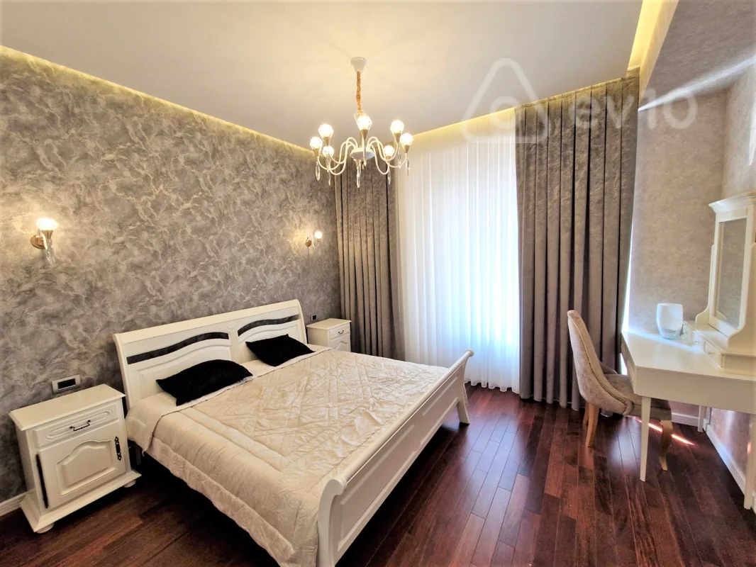5 otaqlı mənzil, 230 m², Qarabağ atları meydanı — kirayə — Mənzil, Bakı (11)
