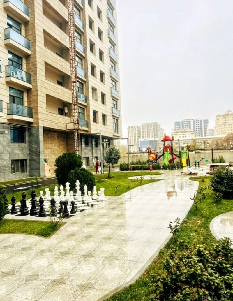 4 otaqlı mənzil, 195 m², 28 May m.st M.Refili kuç — Mənzil, Bakı (4)