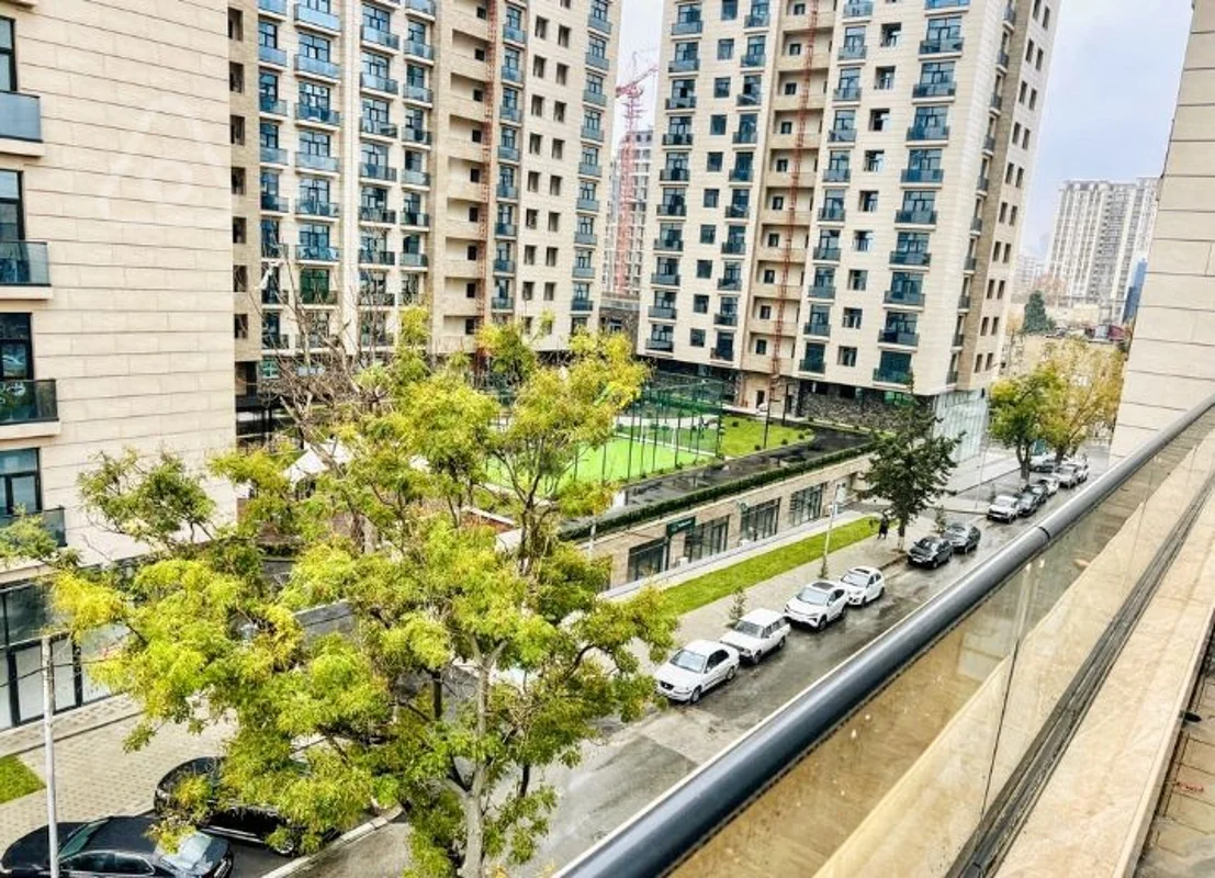 4 otaqlı mənzil, 195 m², 28MAY m.st M.Refili kuç — Mənzil, Bakı (12)