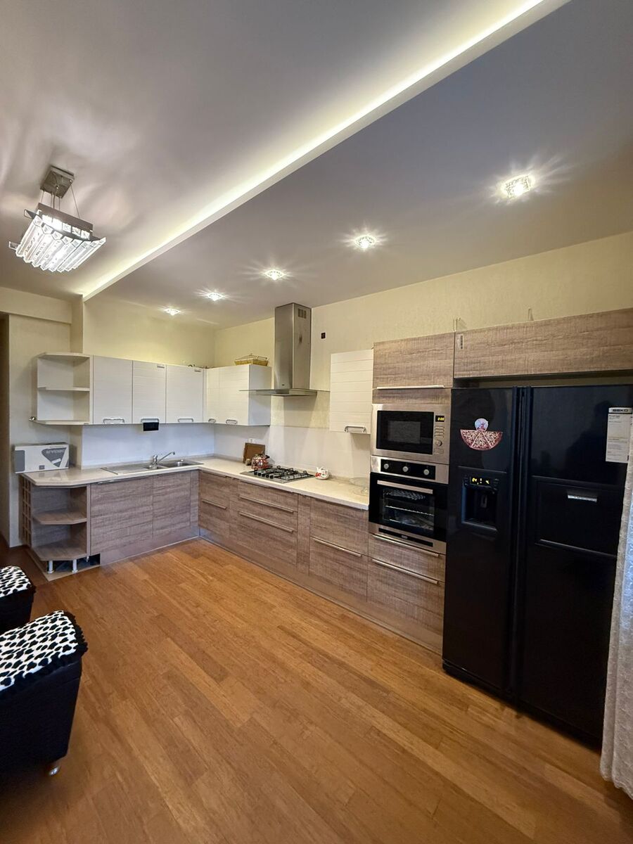 Satılır 5 otaqlı yeni tikili 200 m² — Mənzil, Bakı (10)