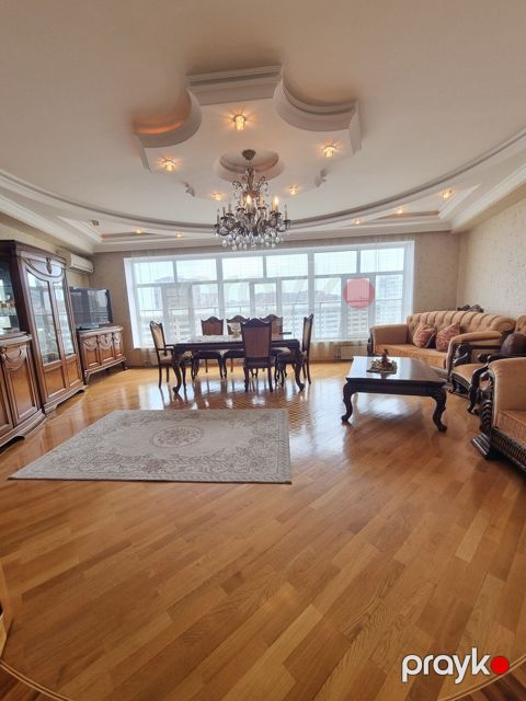 Satılır 4 otaqlı yeni tikili 190 m² — Bakı