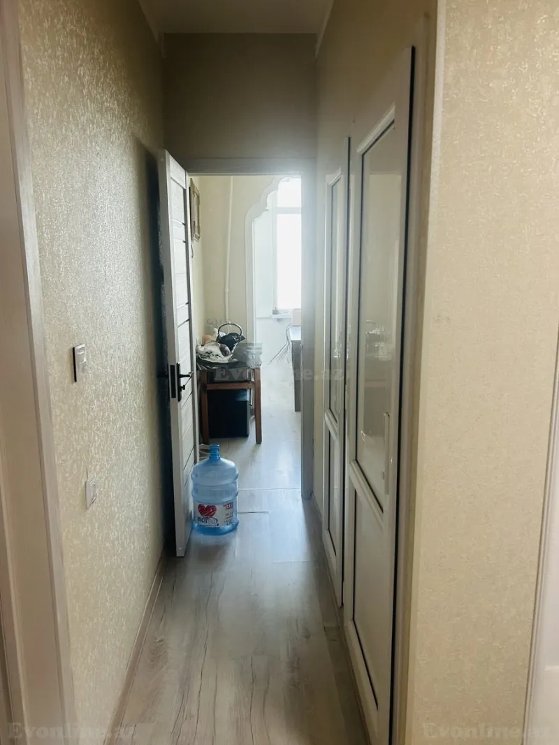 Satılır 3 otaqlı Mənzil Köhnə tikili 70 m² Bakı, Xətai r., Xalqlar Dostluğu m — Mənzil, Bakı (2)
