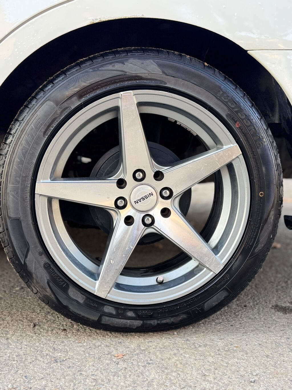 Nissan Sunny: 1.5 l Sedan — Avtomobillər, Gəncə (8)