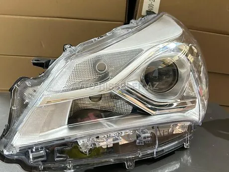 Toyota Vits ön farası-81170-52L60 — Bakı