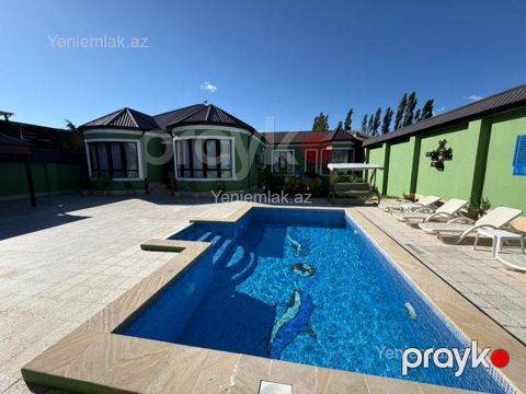 Günlük 4 otaqlı Həyət evi / Villa, 211 m², Quba — Quba