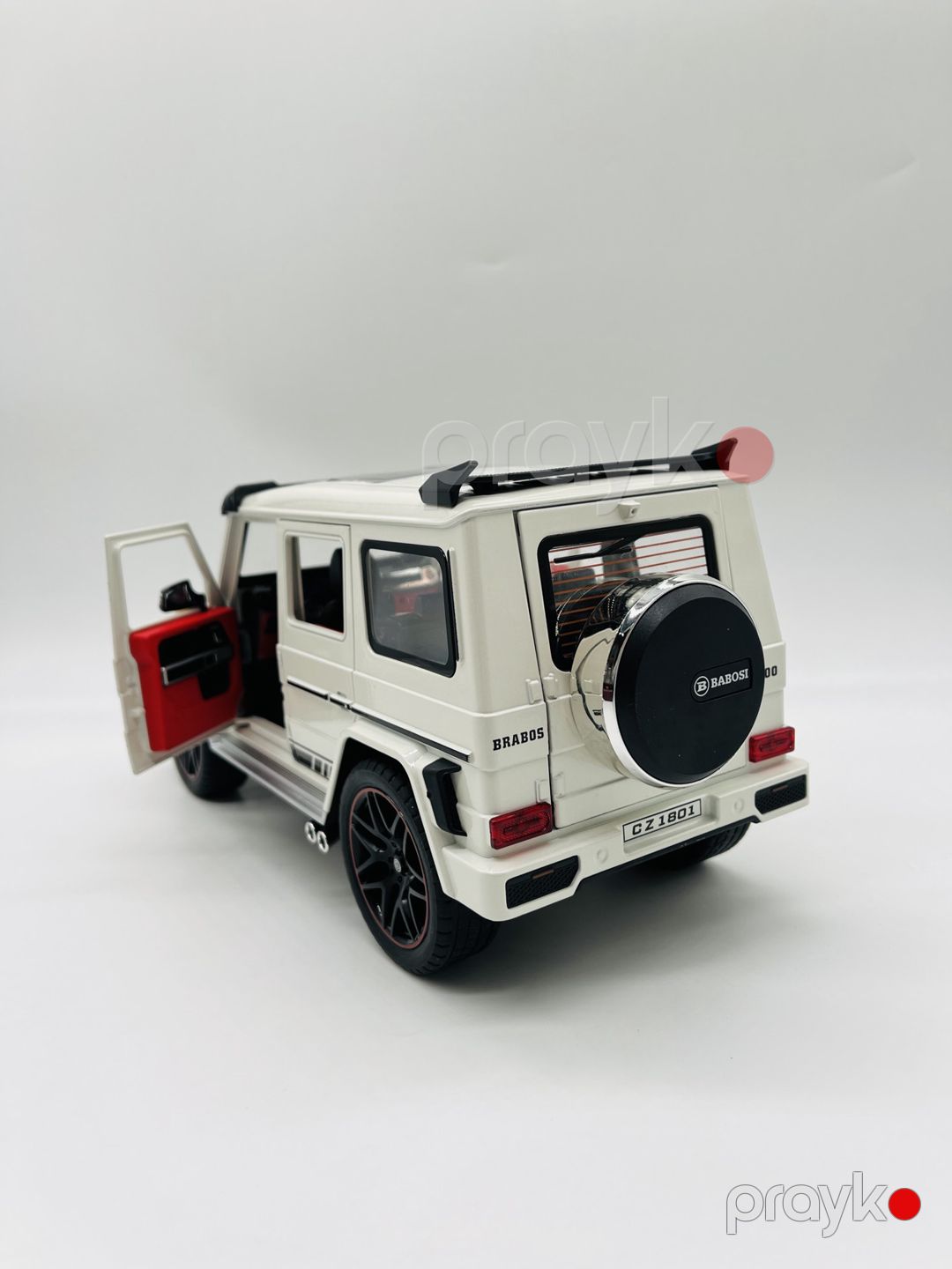Maşın Mercedes-Benz G800, metal, ağ — Mallar, Bakı (2)
