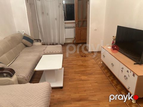 İcarəyə verilir 2 otaqlı köhnə tikili 60 m² — Arzu Xanım