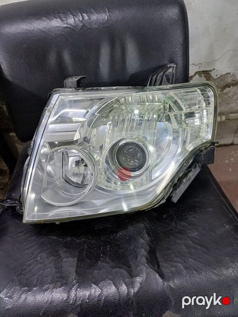 "Mitsubishi Pajero" ön farası — Sumqayıt