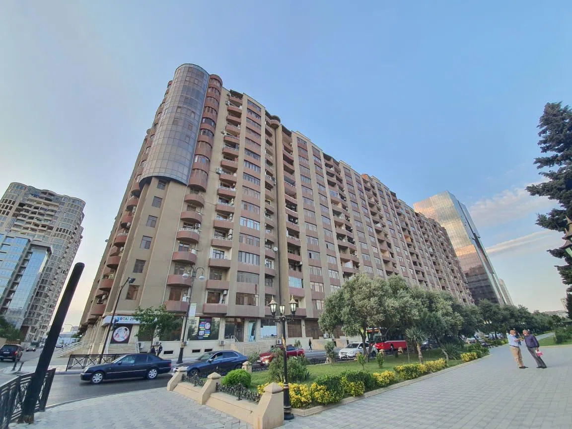 2 otaqlı mənzil 70 m² kirayə verilir — Bakı