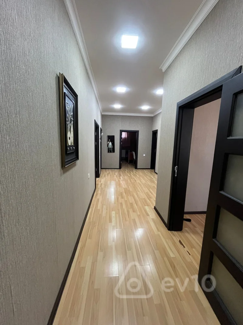 4 otaqlı həyət evi, 285 m², Novxanı Sabit Orucov — Ev, villa, Bakı (7)