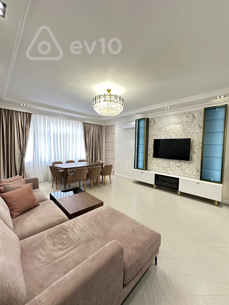 2 otaqlı mənzil, 108 m², Kövkəb Səfərəliyeva küç — Bakı