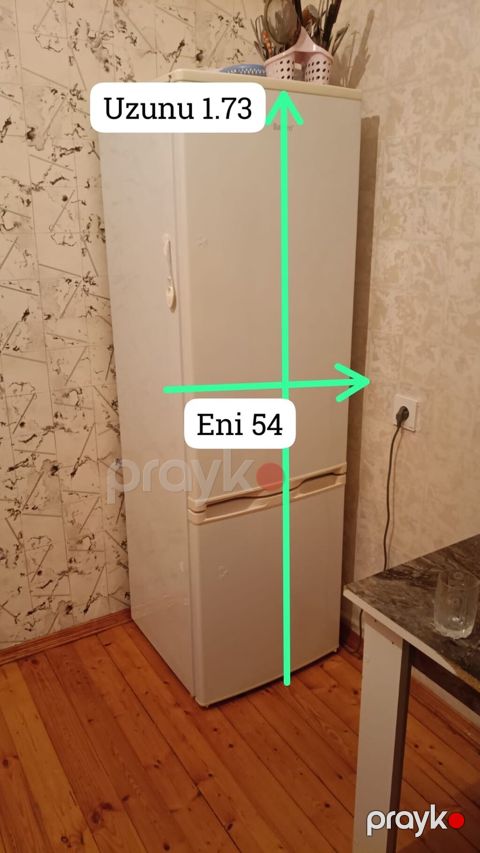 Soyuducu satilir Qiymet 300man Evdem satishdir Tam ishlekdir — Bakı