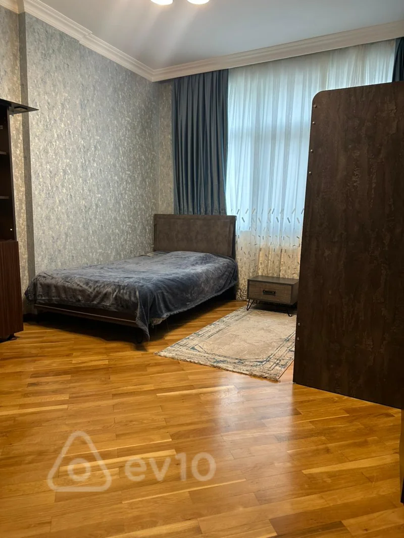 4 otaqlı mənzil, 190 m², Akim Abbas küçəsi — Mənzil, Bakı (6)