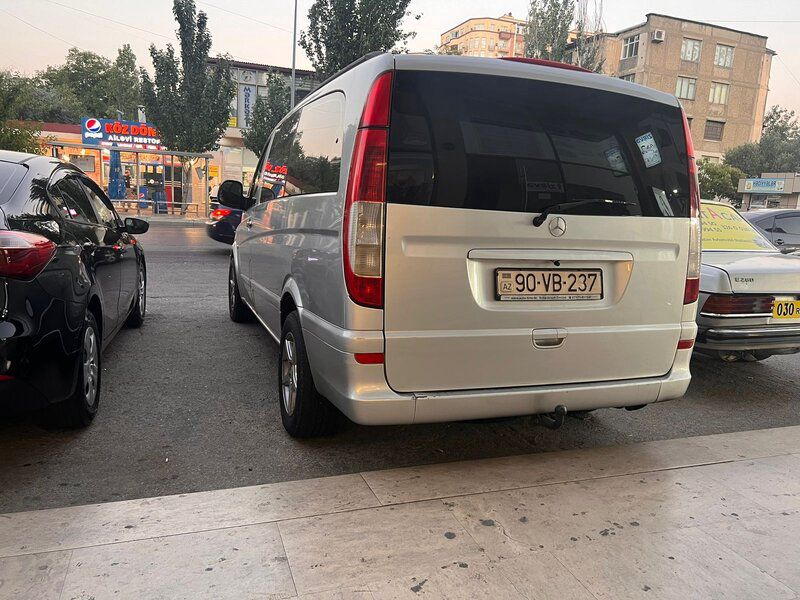 Mercedes Viano 030 90-VB-237 — Minik avtomobili icarəsi, Bakı (2)