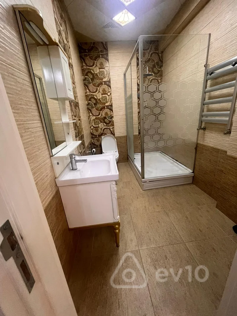 3 otaqlı mənzil, 135 m², Vladislav Plotnikov küçəsi — kirayə — Mənzil, Bakı (11)