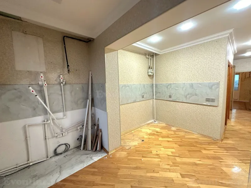 Satılır 3 otaqlı Mənzil Köhnə tikili 80 m² Bakı, Binəqədi r., Azadlıq prospekti m., 7-ci mikrorayon — Mənzil, Bakı (4)