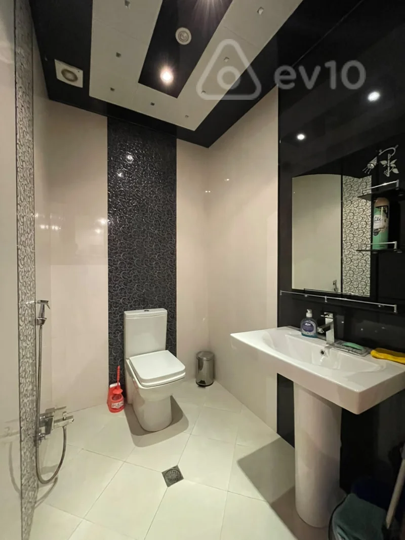 3 otaqlı mənzil, 140 m², 28 May küçəsi — kirayə — Mənzil, Bakı (9)