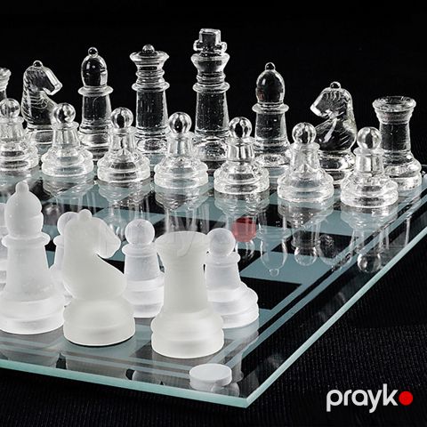 Şüşə Şahmat Dəsti Şahmat Oyunu Şəffaf Şüşə Şahmat Fiqurları 28x28 sm — Bakı