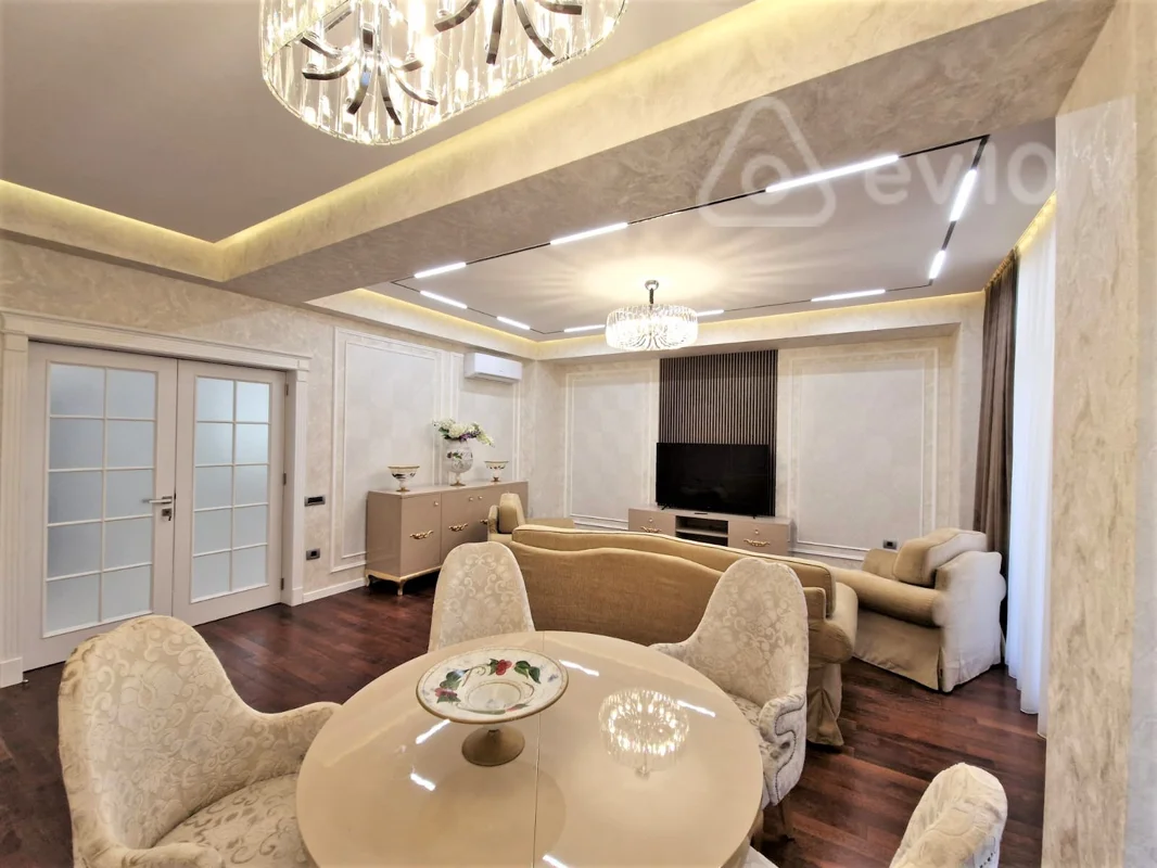 5 otaqlı mənzil, 230 m², Qarabağ atları meydanı — kirayə — Bakı