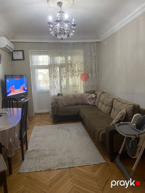 Satılır 4 otaqlı köhnə tikili 75 m² — Bakı