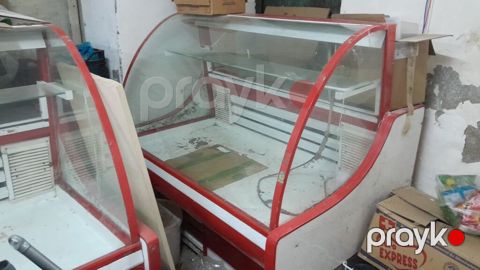 Vitrin soyuducu satilir 490azn. Unvan Sumqayit Nigaz — Bakı