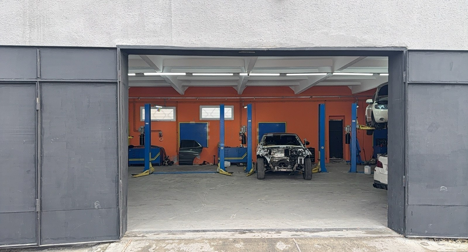 Avtoservis podyomniki 4 tonluq, Babək pr — Avto, Bakı (3)