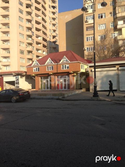 Satılır obyekt 136 m² — Bakı