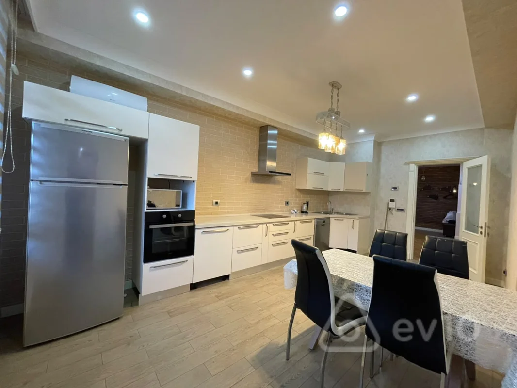 3 otaqlı mənzil, 170 m², 28 May küçəsi — kirayə — Mənzil, Bakı (6)