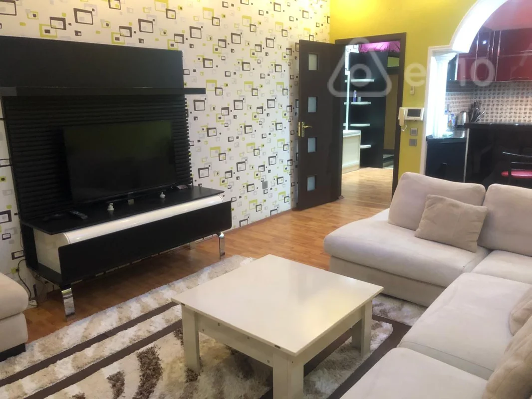 2 otaqlı mənzil, 60 m², Şamil Əzizbəyov küç — kirayə — Mənzil, Bakı (3)