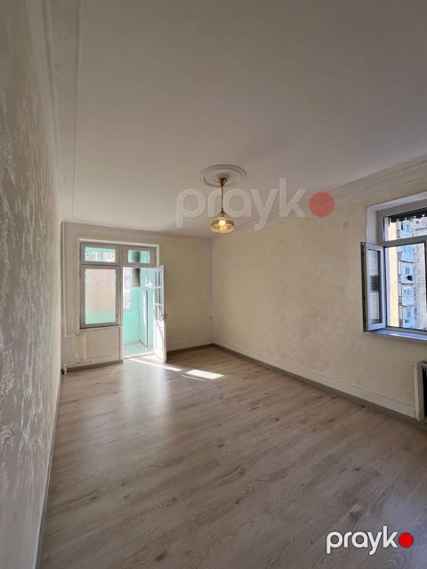 Satılır 2 otaqlı köhnə tikili 45 m² — Bakı