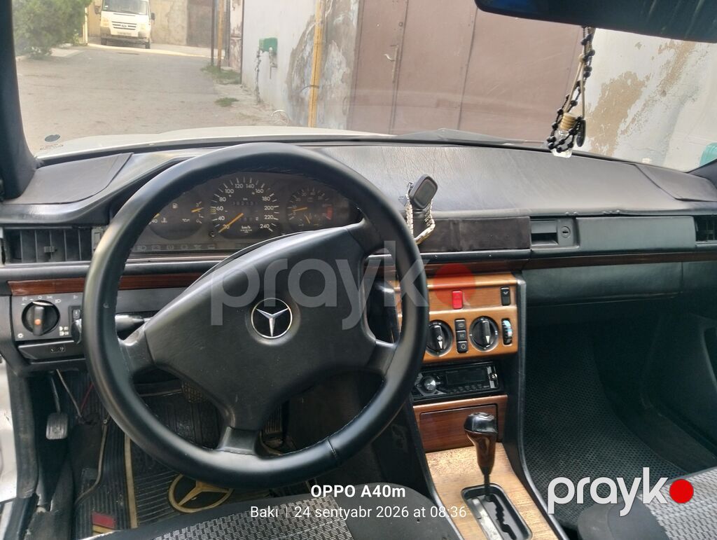 Mercedes-Benz E-Class W124 sedan - Korpus: 4 qapılı sedan, gümüş rəng 90-RA-059 — Avtomobillər, Xırdalan (3)