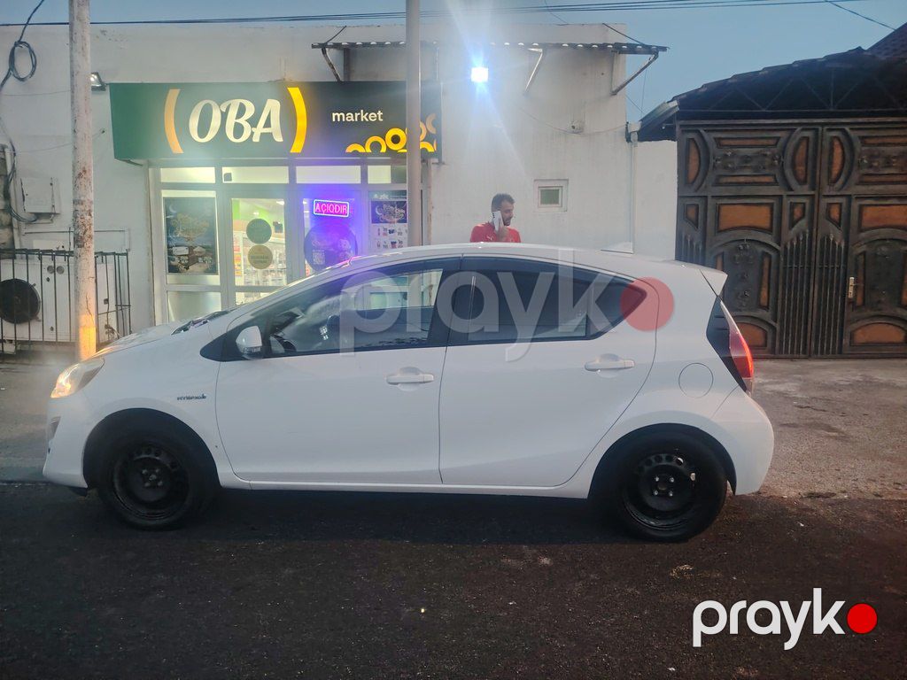 Toyota Aqua, 1.5 L, 0.87 kWh, 2017 il, 133 000 km — Avtomobillər, Bakı (3)