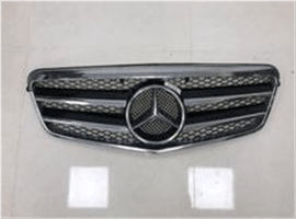 W212 Mercedes Benz Radiator barmaqlığı — Qurban — Запчасти и аксессуары — Запчасти