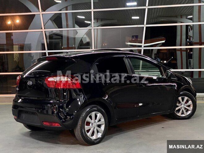 Kia Rio, 2018 il — Minik avtomobili icarəsi, Bakı (6)