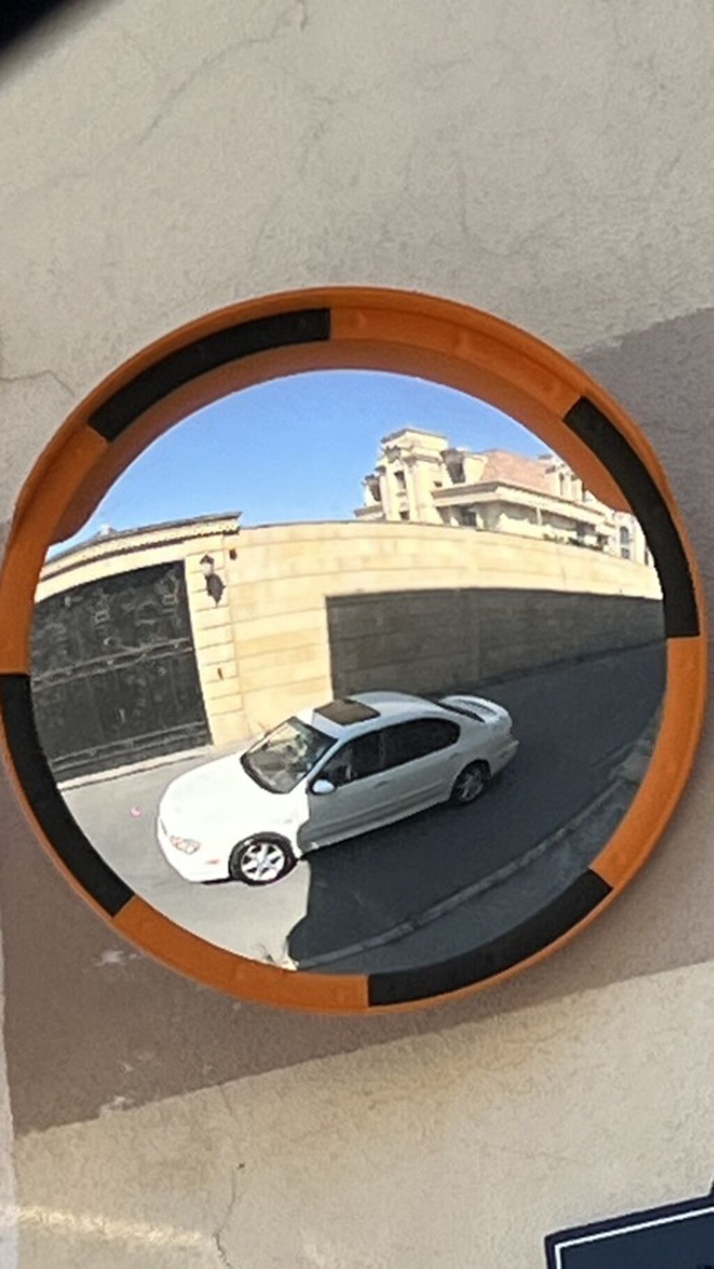 Nissan Maxima QX sedan – ağ rəng, 4 qapı, qabaqdan ötürücülü. Əsas — Avtomobillər, Bakı (10)