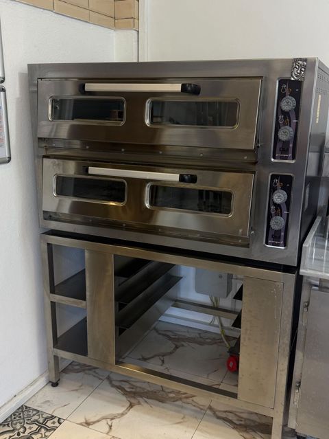 Üçfazalı ikiqat pizza sobası + altindaki nerj masa Ölcu 57 74 121 — Vasiteci Vesile.x. — İstilik avadanlıqları