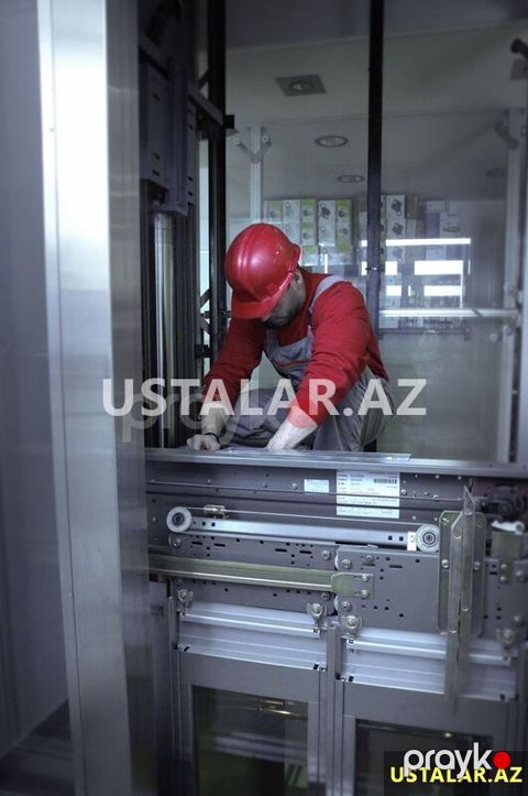 Lift ustasi — Bakı