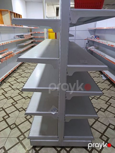Orta 2 terefli vitrin coxdu 1 metresi 220 azn.Ramani — Bakı