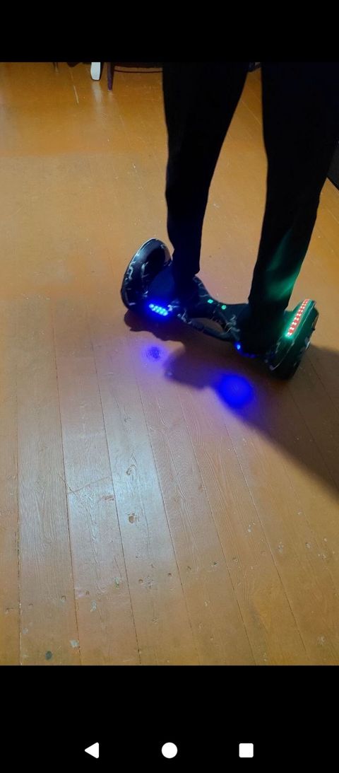 Elektrik hoverboard (özüntarazlayan skuter) Yaxşı vezyetde akmulaytir — Bakı