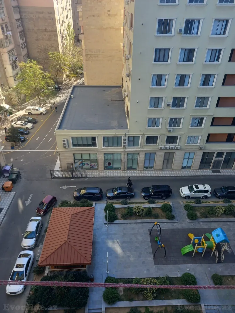 Satılır 3 otaqlı Mənzil Köhnə tikili 80 m² Bakı, Yasamal r., Elmlər Akademiyası m — Bakı