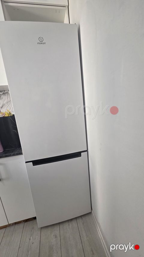 Indesit soyuducu 370 Azn. Tam islek. Unvan Bine. Shirin x — Bakı