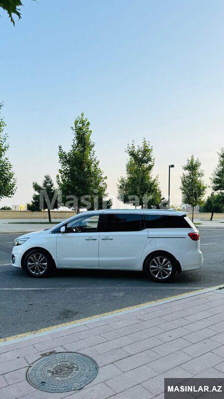 Kia Carnival, 2017 il 77-NH-929 — Minik avtomobili icarəsi, Bakı (3)