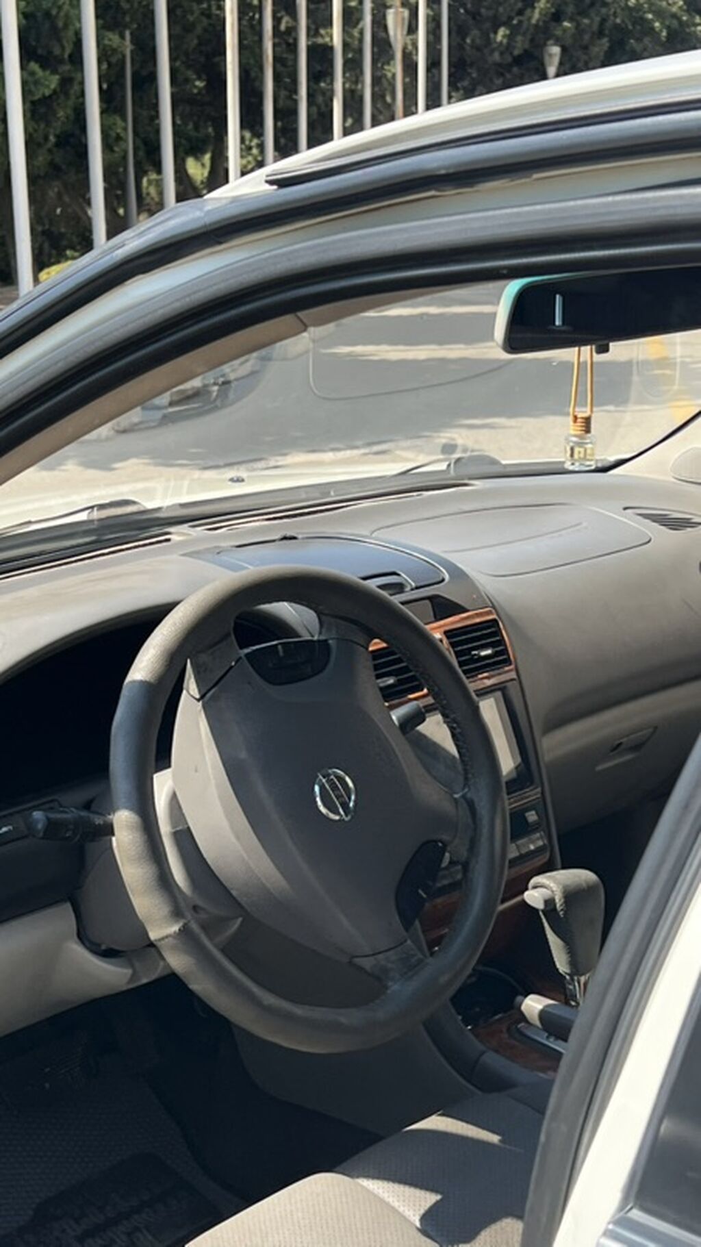 Nissan Maxima QX sedan – ağ rəng, 4 qapı, qabaqdan ötürücülü. Əsas — Avtomobillər, Bakı (7)