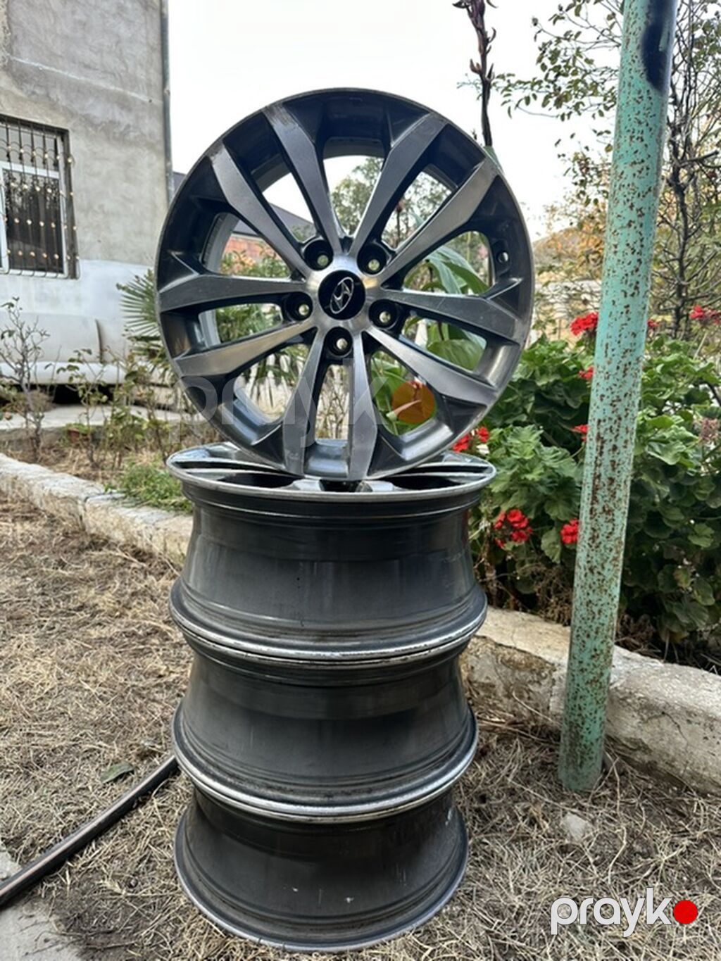 Salam tek disk satilir disklerin cati qirigi svarkasi yoxdur. Kia — Diskləri, Bakı (2)