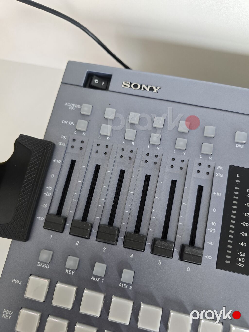 Sony MCS-8M Tam etibarlı və güvənli 7 kanallı 4 SDİ/3HDMİ HD PTS — Studiya və konsert üçün, Şəki (2)