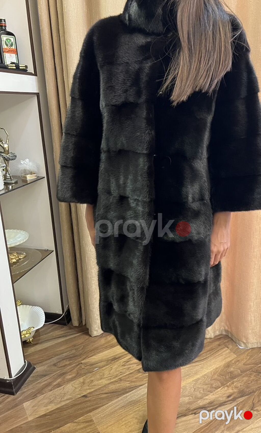 Təbii norka kürkü satılır. İtalyan xəzidir, Malamati brendidir — Şubə, Bakı (3)