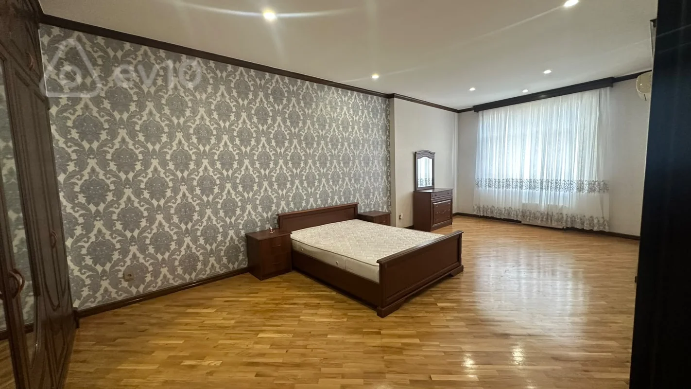 5 otaqlı mənzil, 240 m², Səməd Vurğun küçəsi — kirayə — Mənzil, Bakı (7)